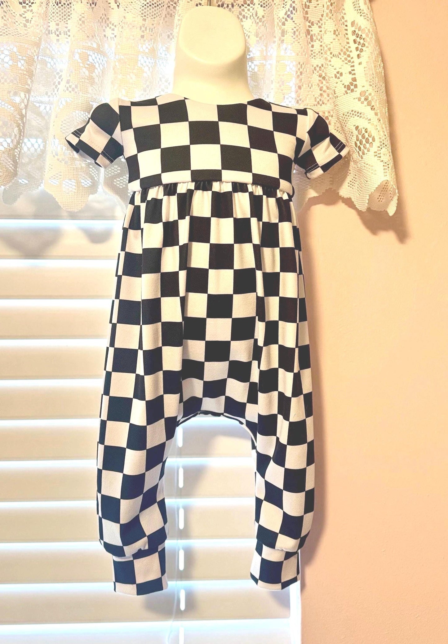 Girls Black & White Checkered Romper, raceflag Jumper